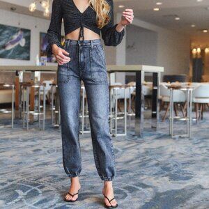 NWT Mother Denim Wrapper Patch Springy Ankle Jeans in Train Stops (Grey) Size 26